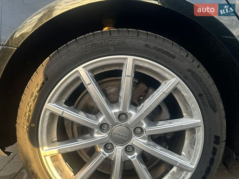 Седан Audi A4 2015 в Ровно