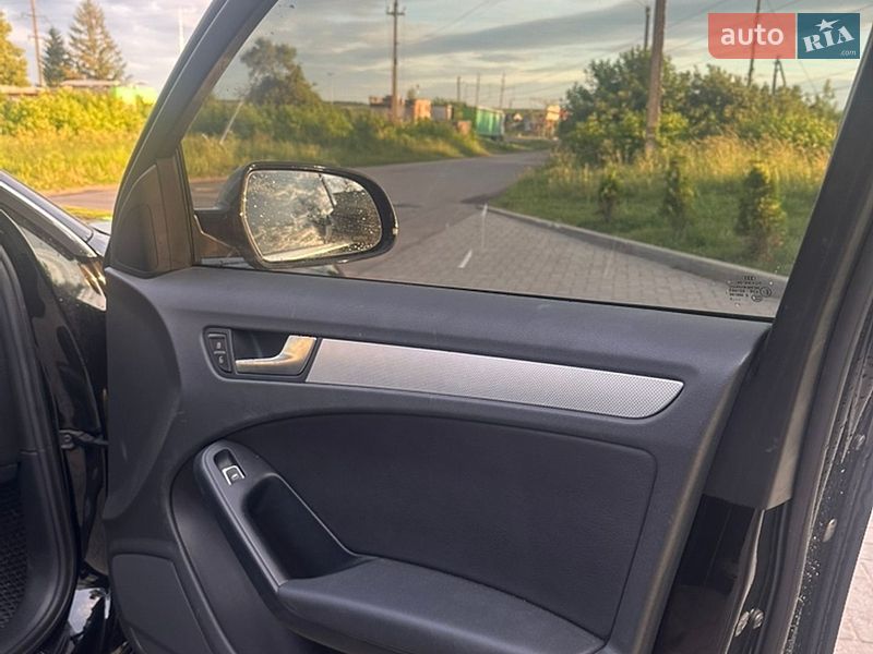 Седан Audi A4 2015 в Ровно