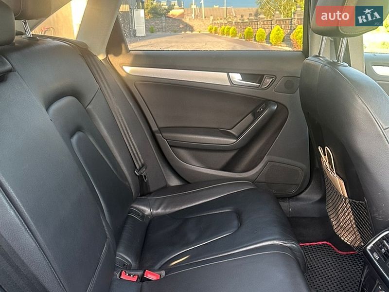 Седан Audi A4 2015 в Ровно
