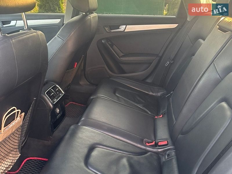 Седан Audi A4 2015 в Ровно