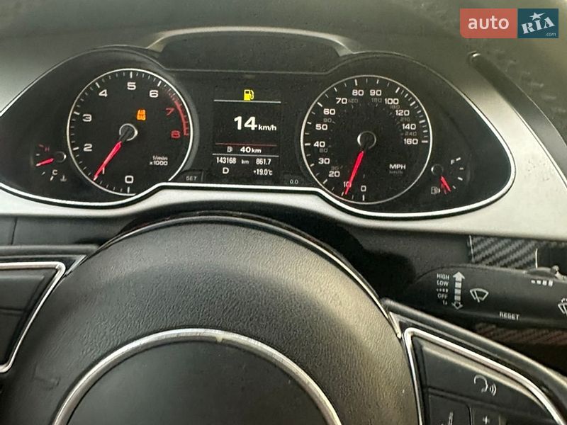 Седан Audi A4 2015 в Ровно