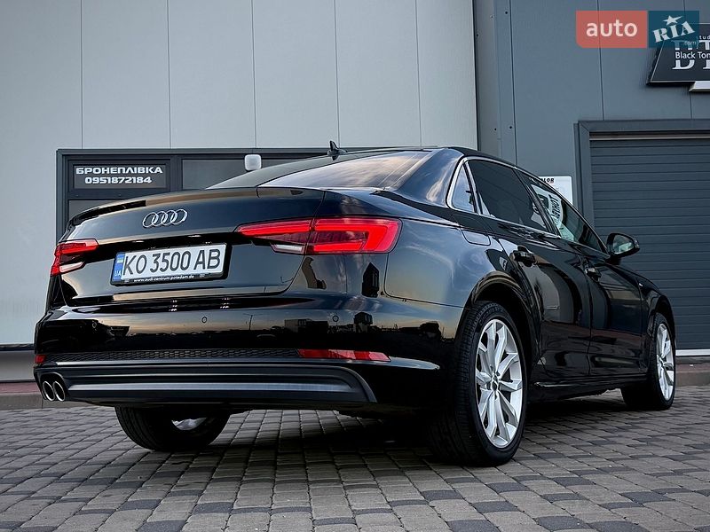 Седан Audi A4 2016 в Мукачево
