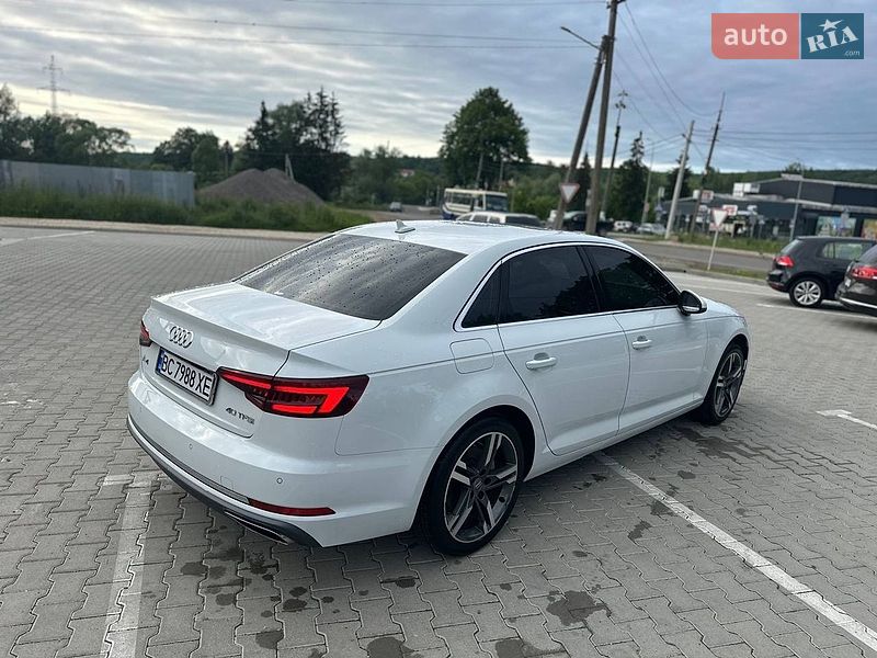 Седан Audi A4 2019 в Самборе