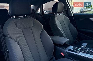 Седан Audi A4 2016 в Мукачево