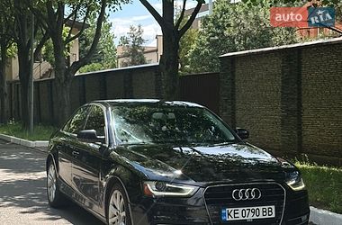 Седан Audi A4 2012 в Дніпрі