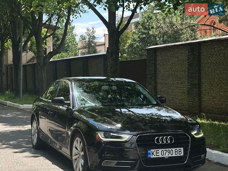Седан Audi A4 2012 в Дніпрі