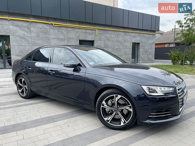 Седан Audi A4 2016 в Луцьку