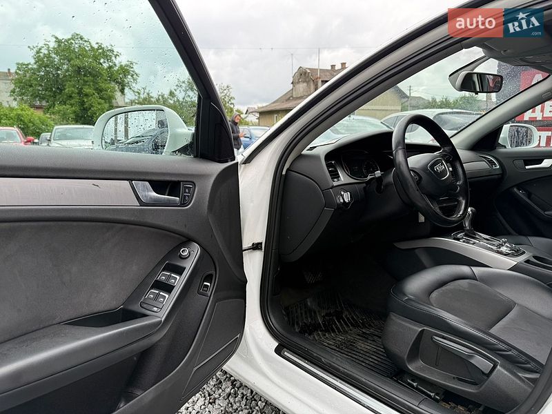 Седан Audi A4 2013 в Стрые