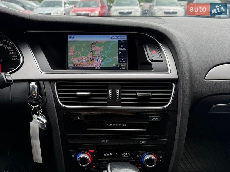 Седан Audi A4 2013 в Стрые