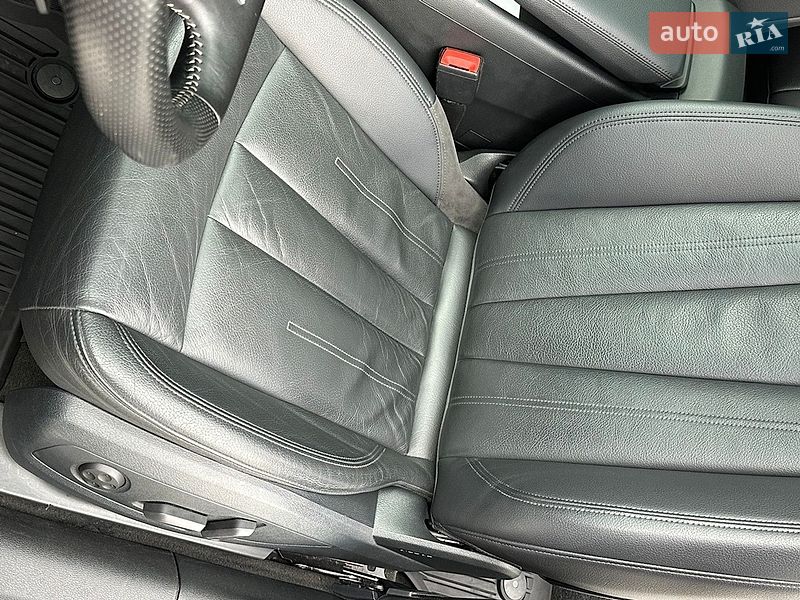 Седан Audi A4 2016 в Киеве