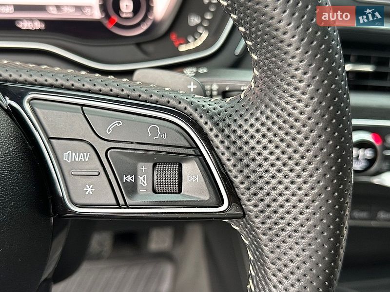 Седан Audi A4 2016 в Киеве