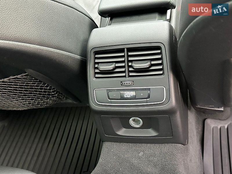 Седан Audi A4 2016 в Киеве
