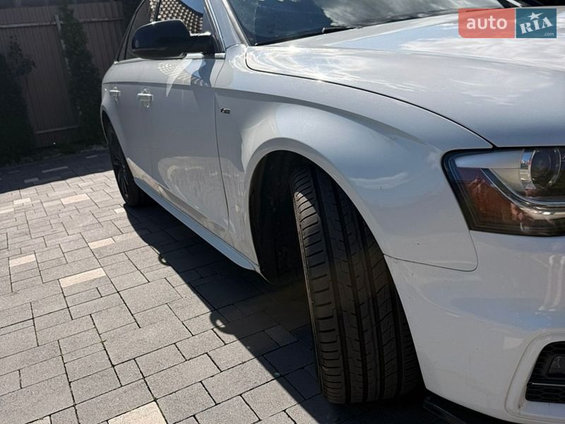 Седан Audi A4 2014 в Ужгороде