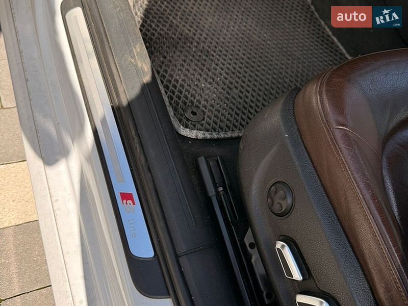 Седан Audi A4 2014 в Ужгороде