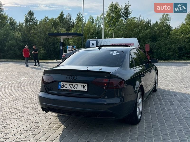 Седан Audi A4 2012 в Львове