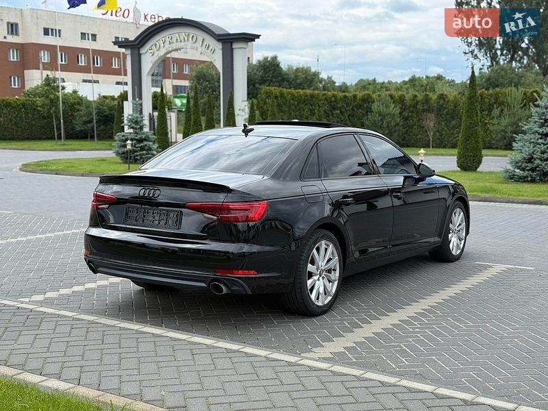 Седан Audi A4 2015 в Львове
