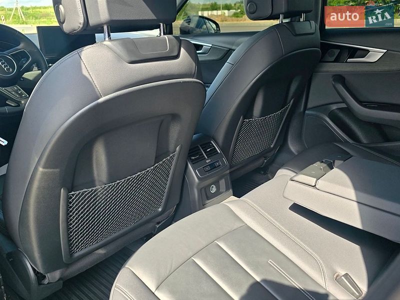 Седан Audi A4 2021 в Львові