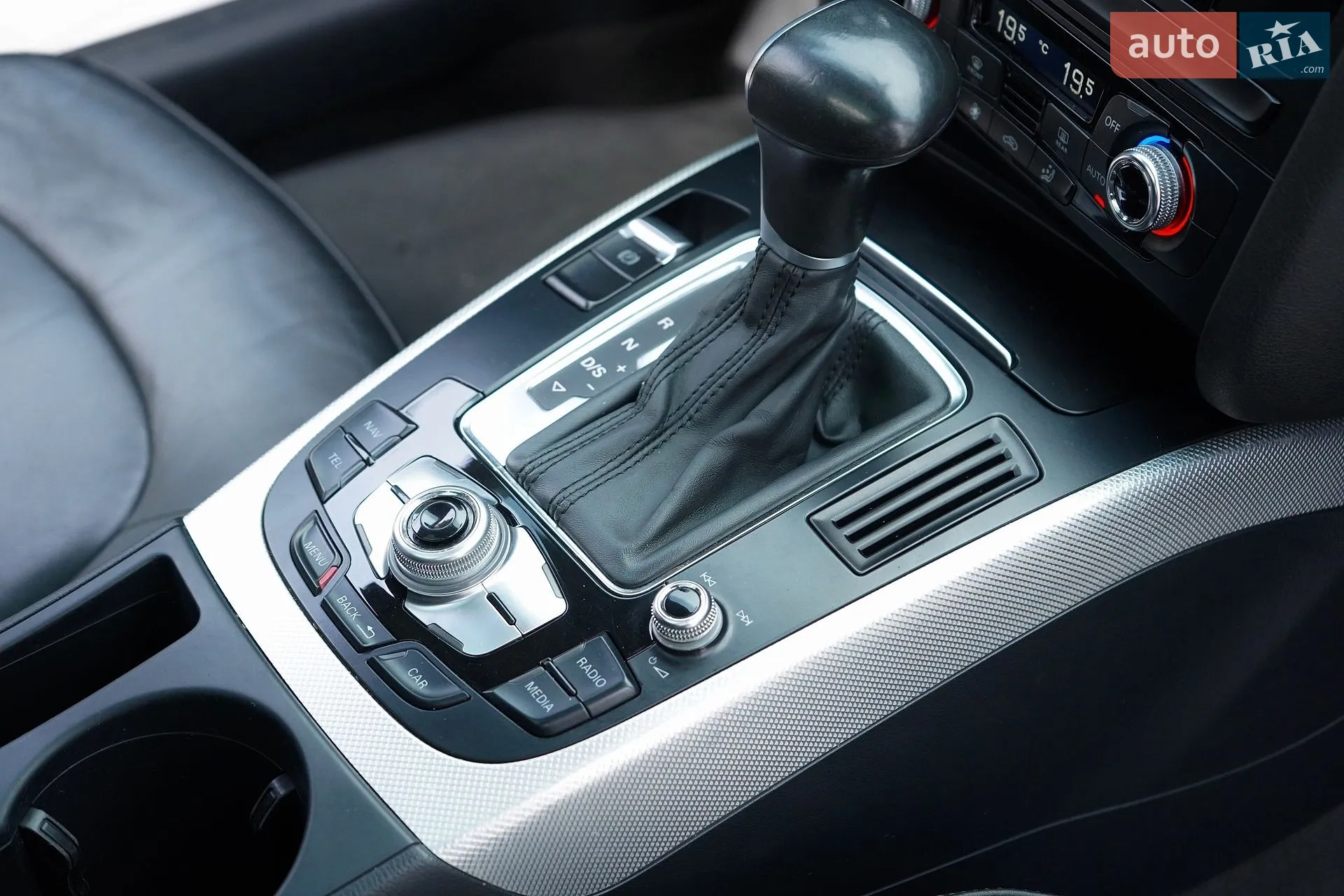 2015 Audi A4 - мініатюра 43