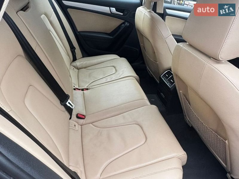 Седан Audi A4 2014 в Южному