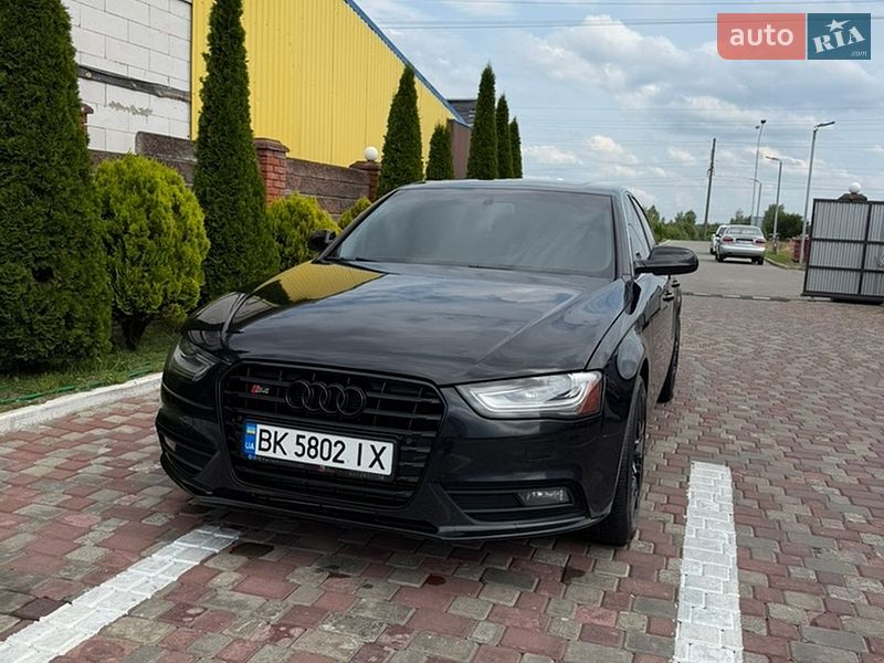 Седан Audi A4 2012 в Костопілі
