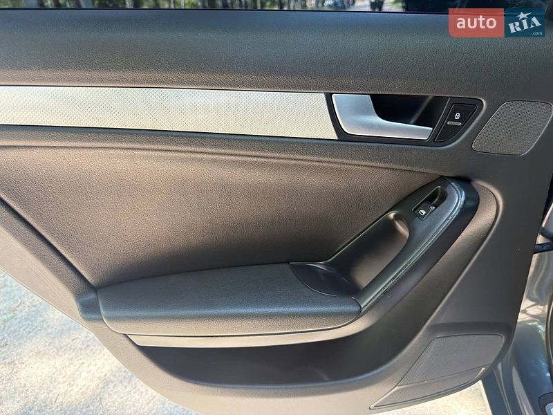 Седан Audi A4 2011 в Ахтырке