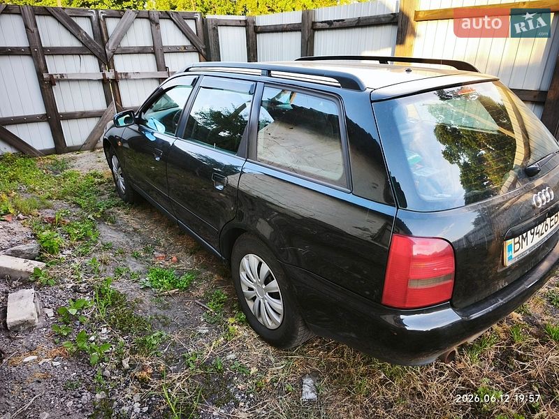 Універсал Audi A4 1997 в Свессе