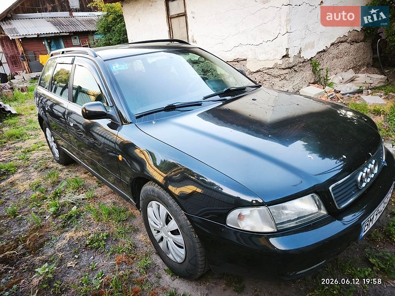 Універсал Audi A4 1997 в Свессе