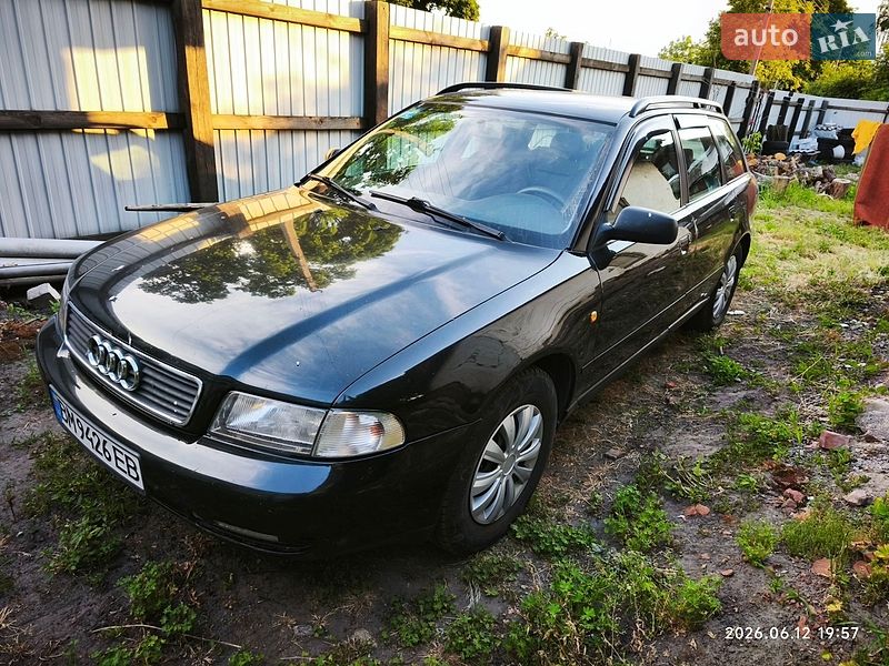 Універсал Audi A4 1997 в Свессе