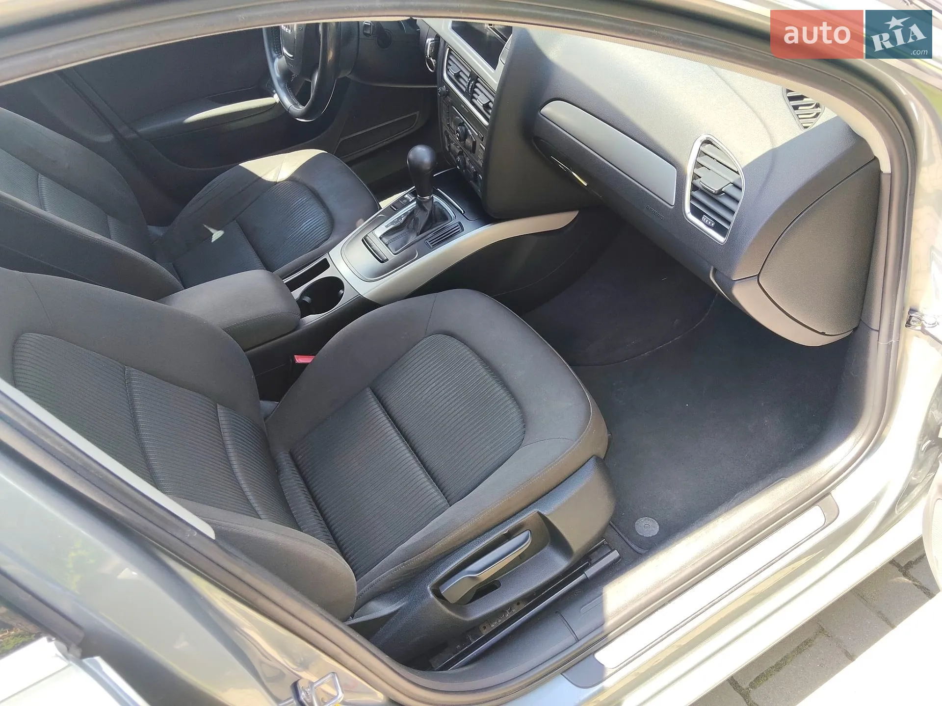 2010 Audi A4 - мініатюра 8