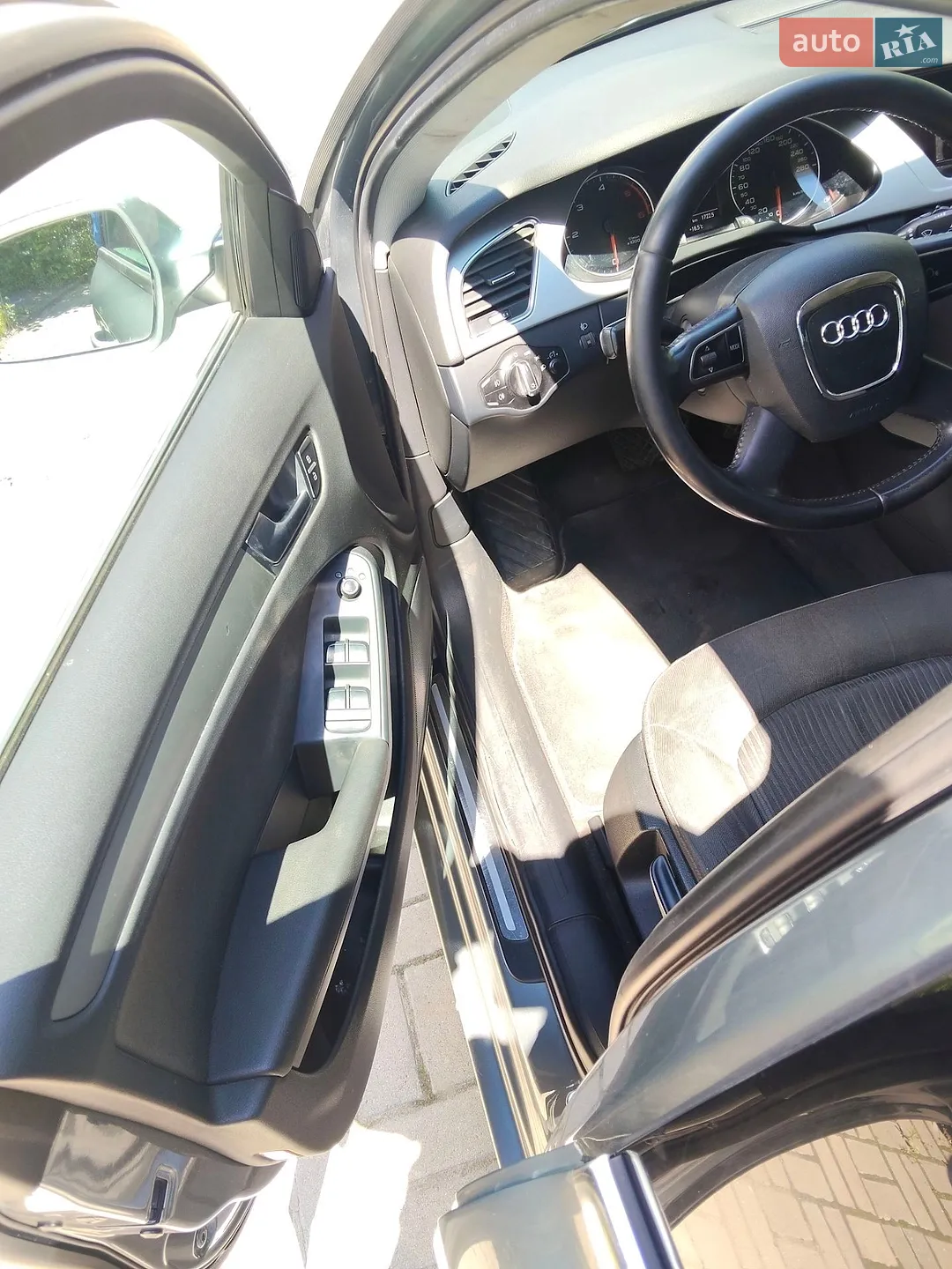 2010 Audi A4 - мініатюра 13