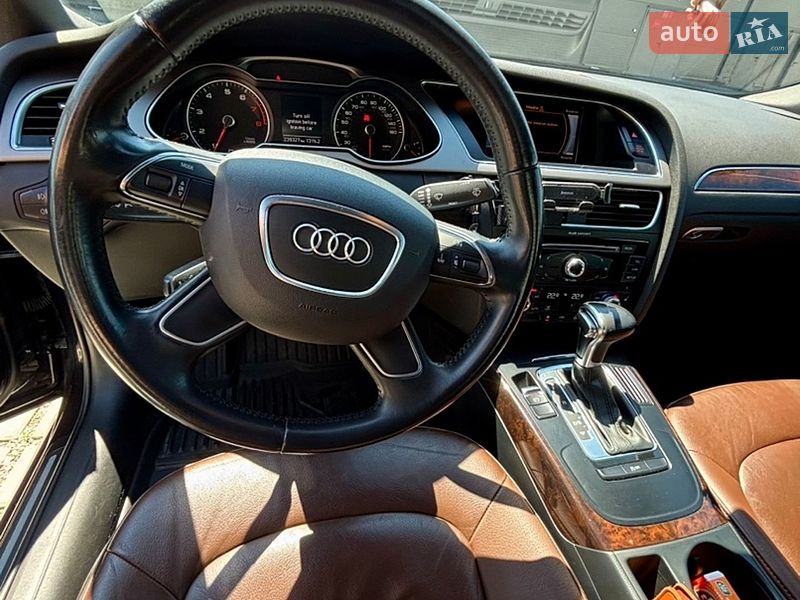 Седан Audi A4 2014 в Одесі