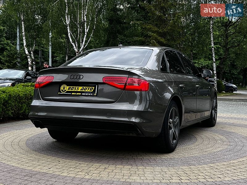 Седан Audi A4 2013 в Львові