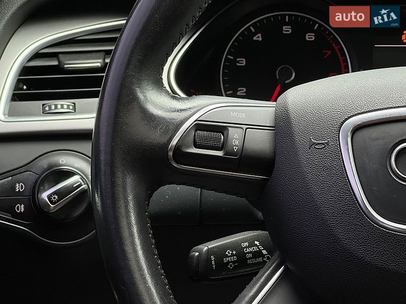 Седан Audi A4 2013 в Львові