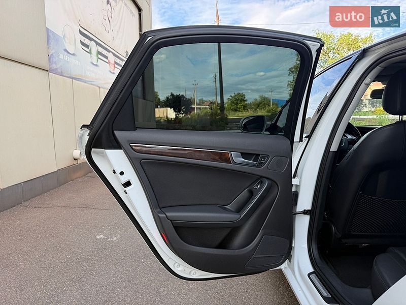Седан Audi A4 2013 в Кривому Розі