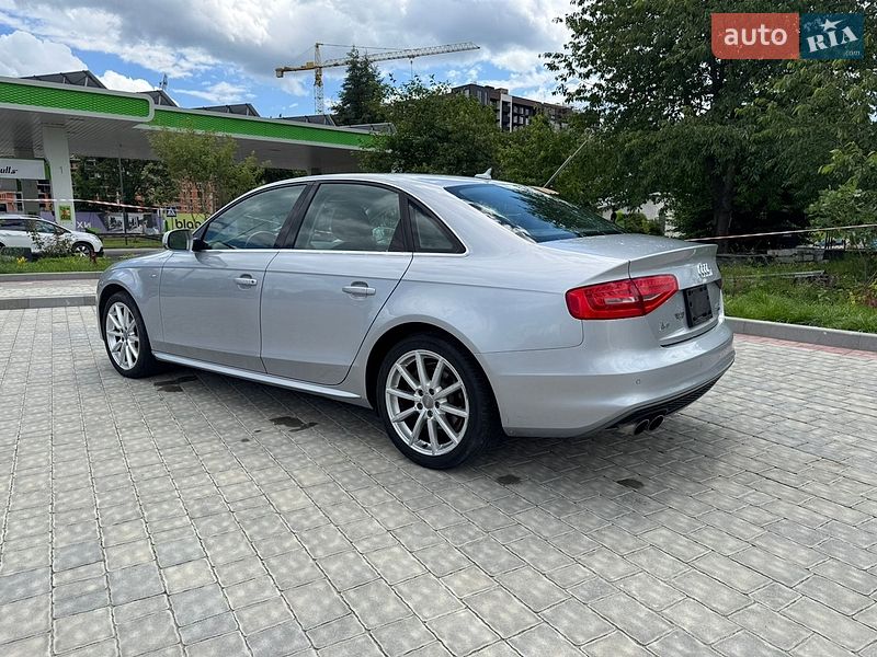 Седан Audi A4 2016 в Ивано-Франковске