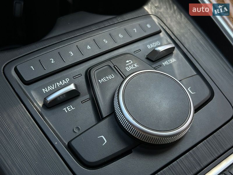 Седан Audi A4 2017 в Львові