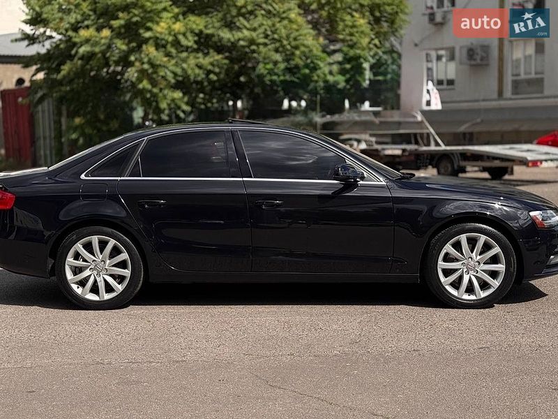 Седан Audi A4 2013 в Одессе