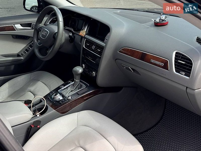 Седан Audi A4 2013 в Одессе