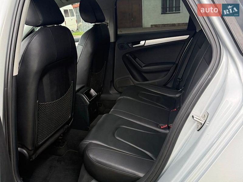 Седан Audi A4 2013 в Львове