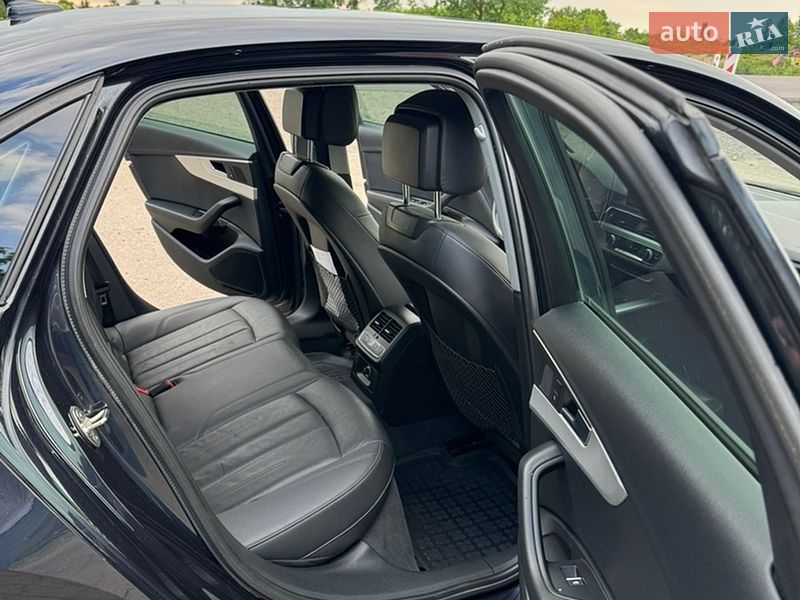 Седан Audi A4 2017 в Львове