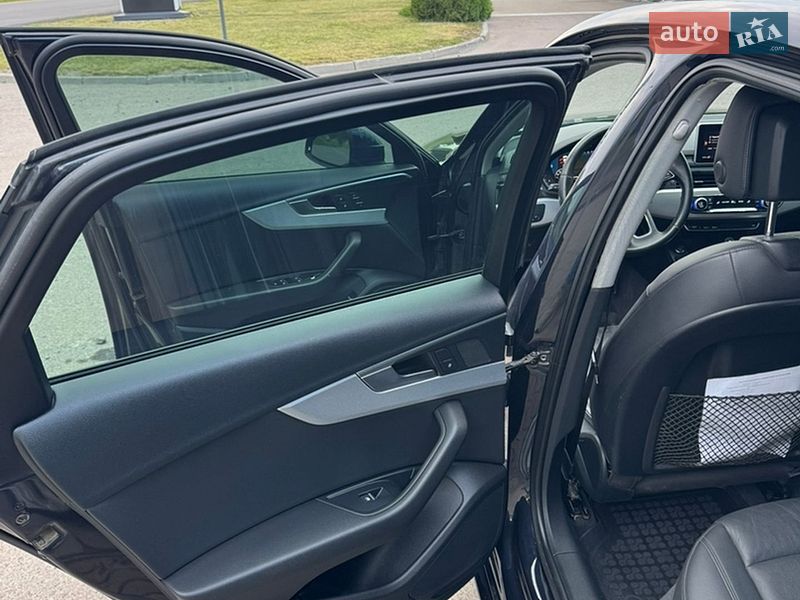 Седан Audi A4 2017 в Львове