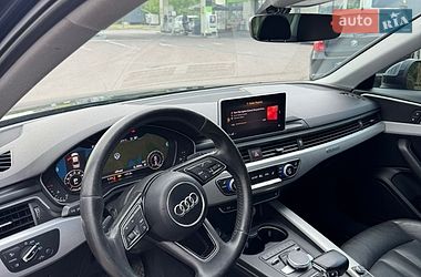 Седан Audi A4 2017 в Львове