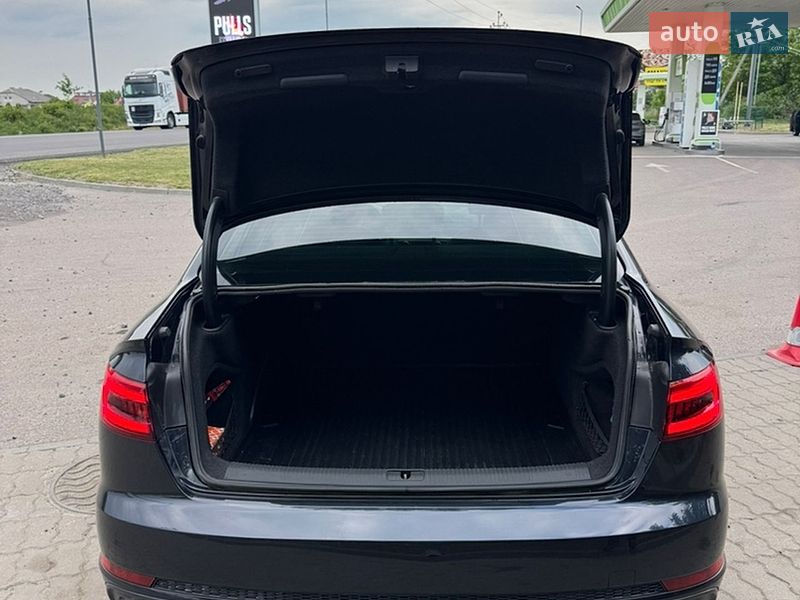 Седан Audi A4 2017 в Львове
