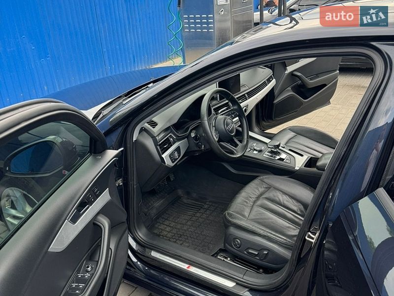 Седан Audi A4 2017 в Львове