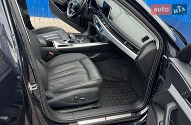 Седан Audi A4 2017 в Львове