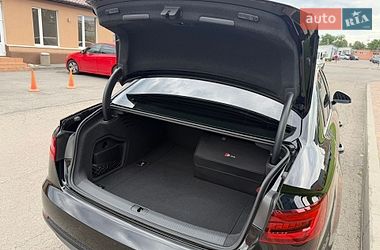 Седан Audi A4 2018 в Днепре