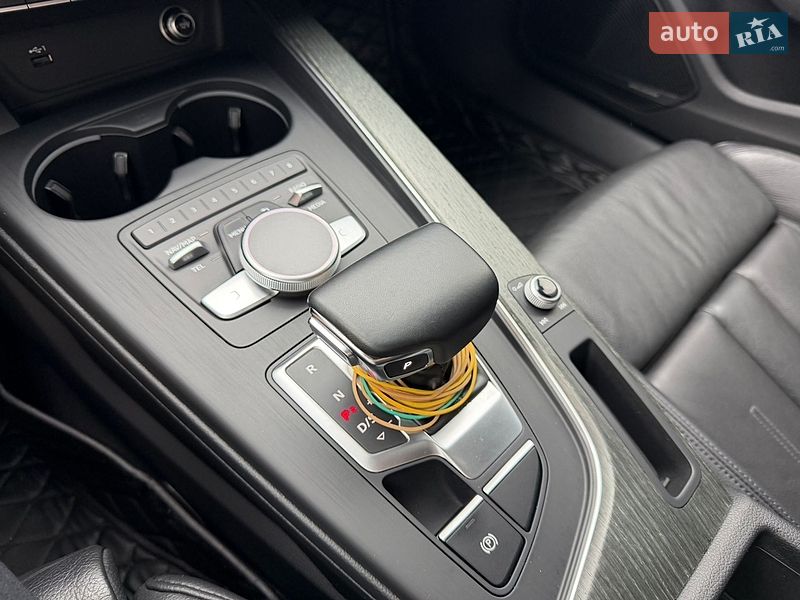 Седан Audi A4 2018 в Днепре