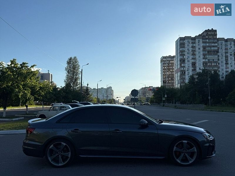 Седан Audi A4 2020 в Киеве