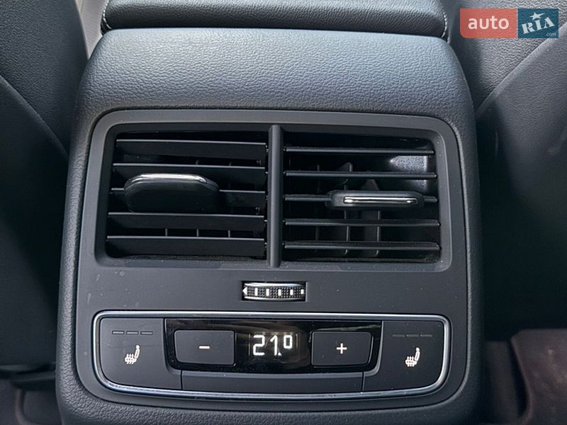Седан Audi A4 2020 в Киеве