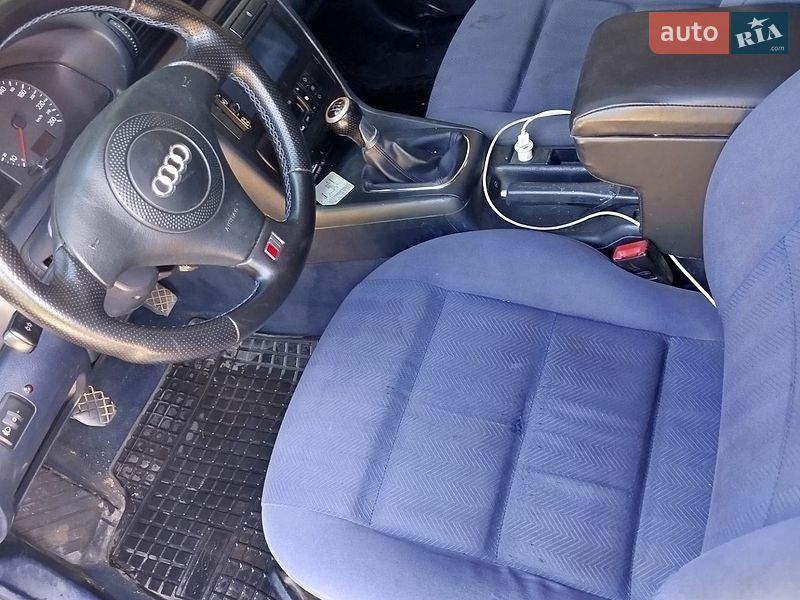 Седан Audi A4 2000 в Краснокутске